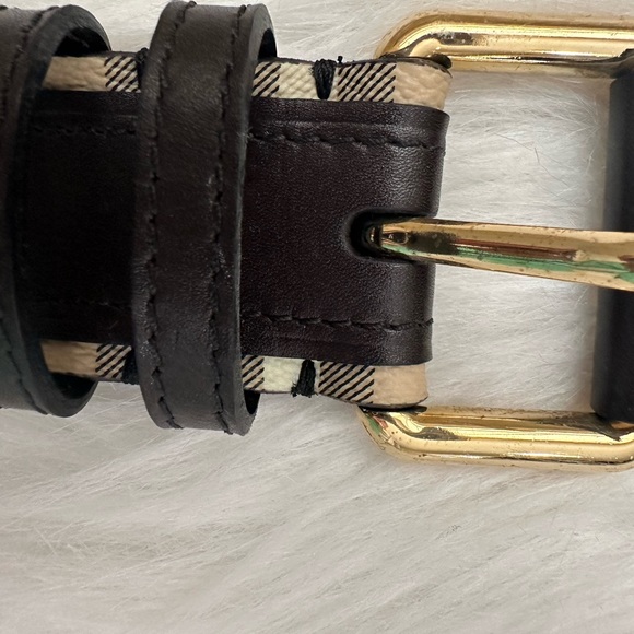 Men’s Burberry Belt. Size M in black with Burberry logo edging - Picture 5 of 9